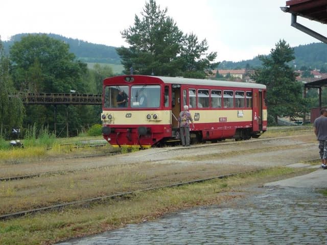 Jedeme vlakem